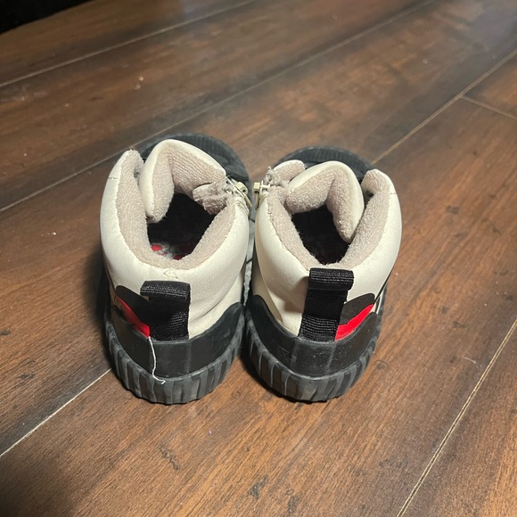 Zara girls Mickey and Minnie sneakers - Picture 3 of 6